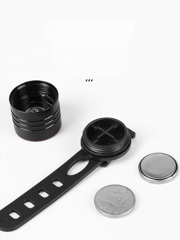 Jalgratta tagatuli pika tööajaga öiseks sõiduks – kõrge heledus, sobib mägi- ja linnarattale, hoiatussignaal