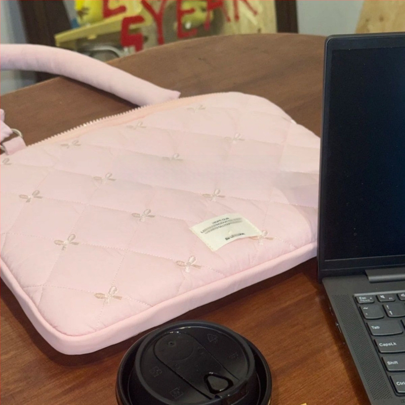 Kaitsekott Apple sülearvutile ja iPad 11 - PU materjal, vooder polüester, 2025. aasta kevad