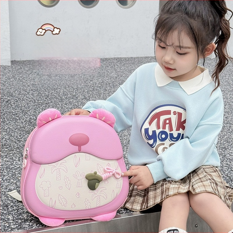 Bērnu mugursoma ar dzīvnieku rakstu – viegla priekš dārziņa un skolas (Materiāls: Oxford audums + EVA; Plecu siksnas: izliektas; Iekšējā odere: poliesters; Piemērots dārziņam un skolai)