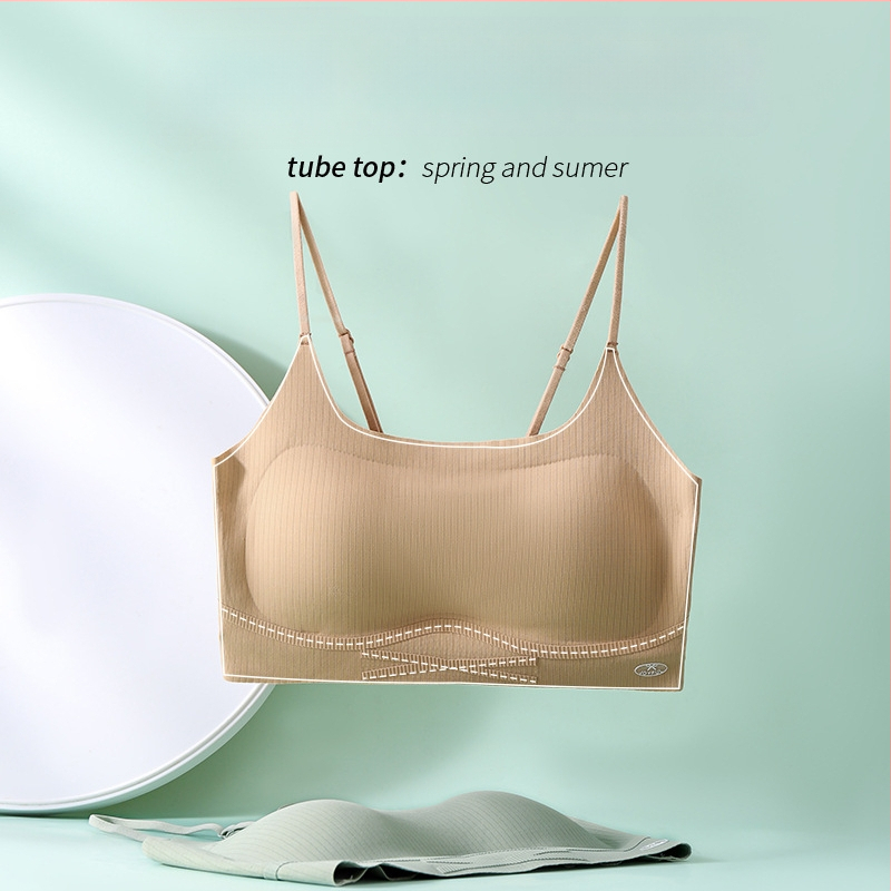 Bezšvová, priedušná podprsenka s pevným ramienkom, bočné zhromažďovanie prsníkov, plné košíčky s jemne formovanými košíčkami, nylonový materiál