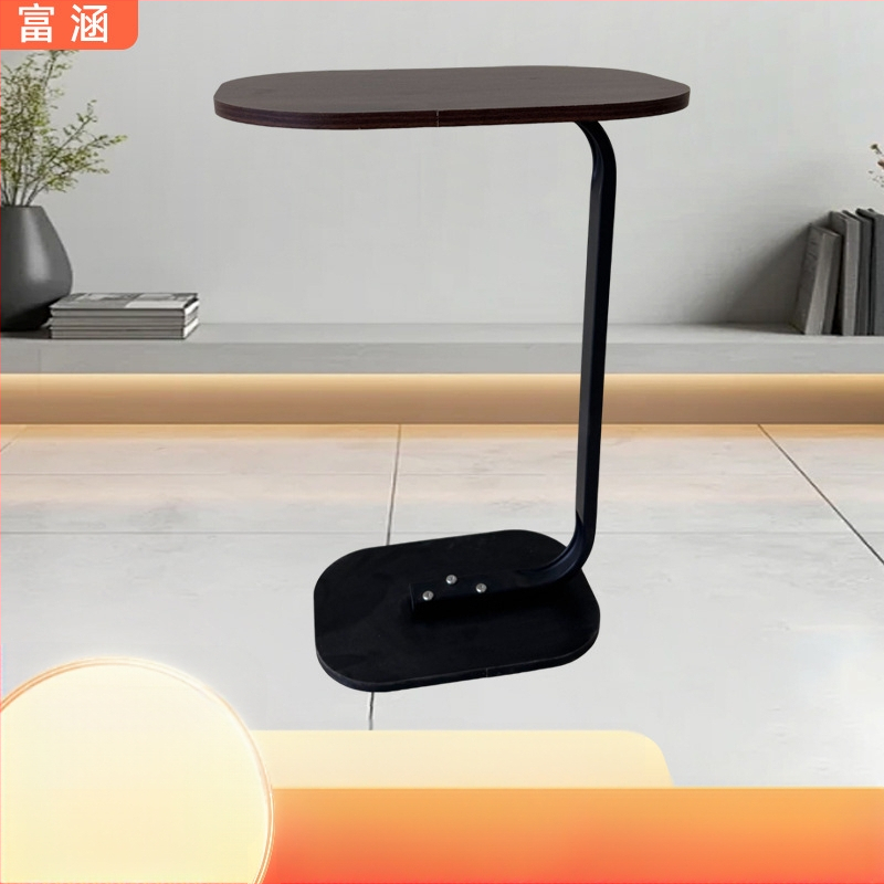 Šoninis staliukas su metaliniu rėmu ir dirbtine plokšte, šiuolaikinio minimalistinio stiliaus, tinkamas svetainei, miegamajam ir biurui