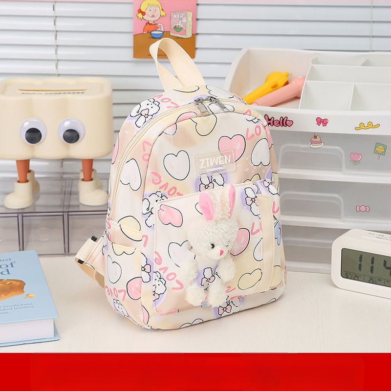 Põhikooli õpilastele mõeldud seljakott armsa anime mustriga; materjal nailon; hingav, veekindel, ultra kerge; vooder polüester; kaarjas õla rihm.