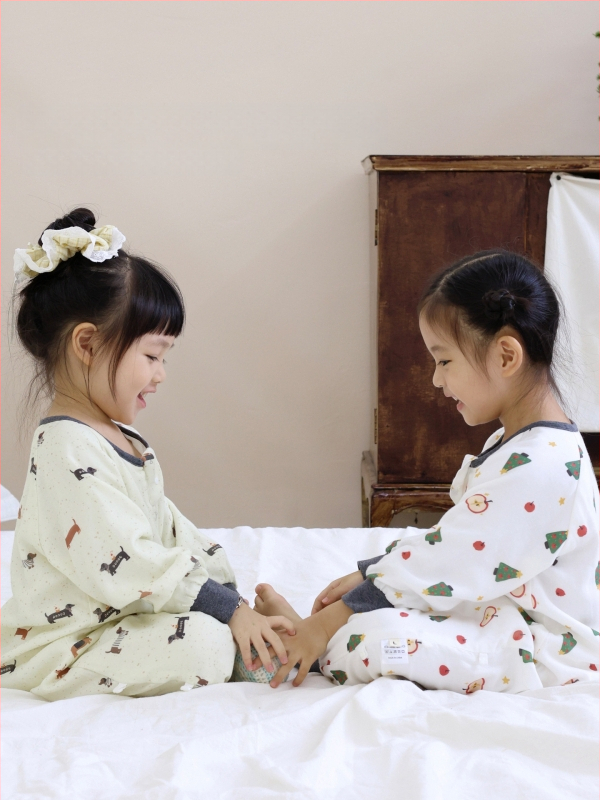 Miegmaišis kūdikiams ir vaikams, keturių sluoksnių bambukų pluošto ir medvilnės gazas (70/30) su padu, karikatūrų raštas, pavasario ir rudens sezonai, drėgmės valdymas