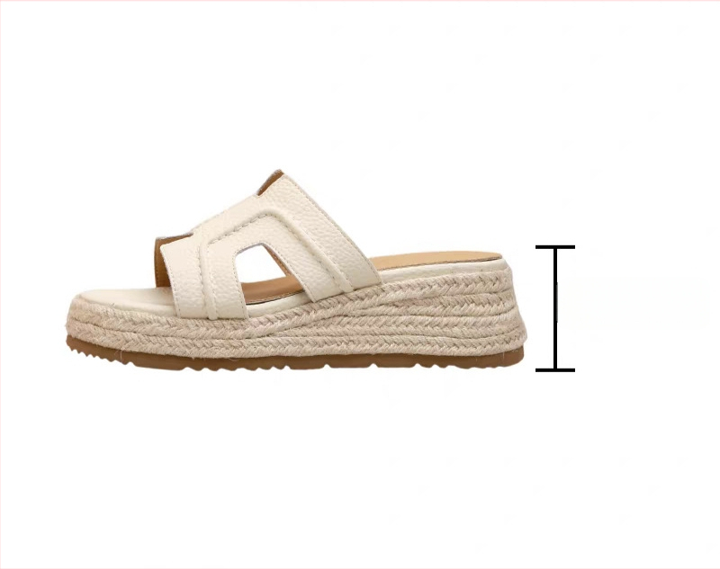 Sieviešu ādas sandales ar vienu siksnu, kvadrāta purngala forma, gumijas zole, korejiešu stils, vasara 2025