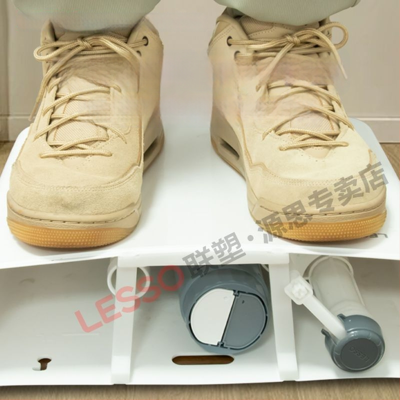 Lesso klozeto plovimo bakelis – universalus sieninis montavimas, 4–7 L, rankinis valdymas, PP medžiaga