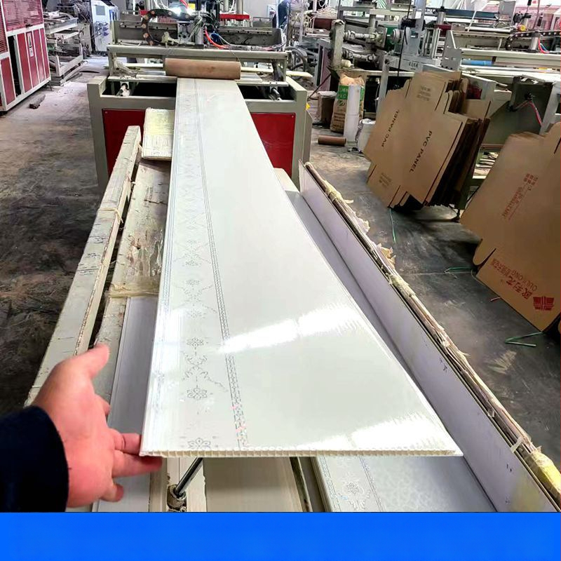 PVC uhlová doska, laminovaný povrch, T-typ, hrúbka 7–12 mm, odolná voči vlhkosti a protipožiarna