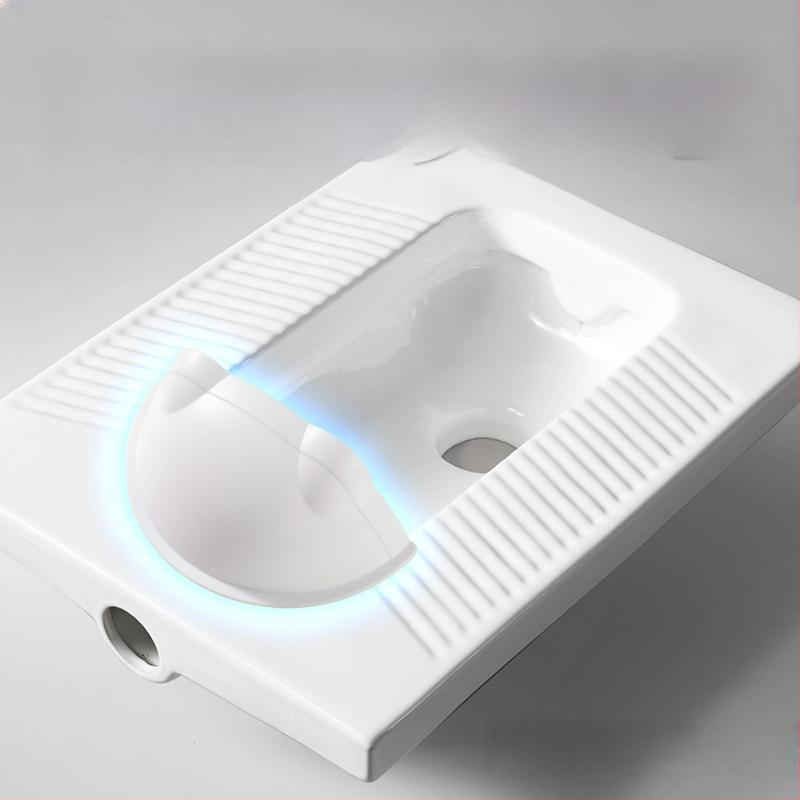 Plastikinis priekinis pertvara squat tipo tualetei – apsauga nuo šliemų, be demontavimo, minimalus angos atstumas: 1, nuotekų vamzdžio skersmuo: 1, be vandens talpos