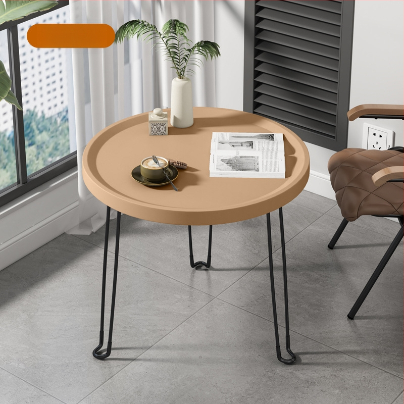 Sulankstomas apvalus plastikinis šoninis staliukas su nerūdijančio plieno rėmu, pritaikomas.