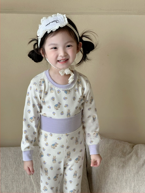 Vaikų šilto medvilnės komplektas rudens–žiema, dvi dalys (viršus ir apačia), elastingas audinys, aukštas liemuo skrandžio apsaugai, miego drabužiai