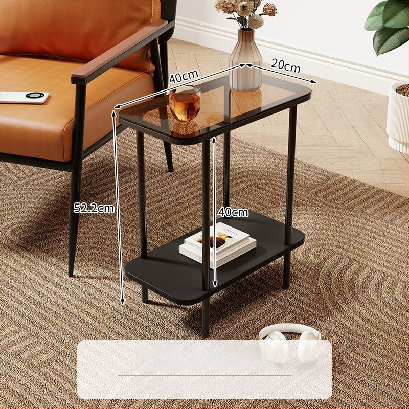 Kavos staliukas su medine rėme ir stikline viršuje, kubo formos, su saugojimo erdve, lengvas prabangos stilius