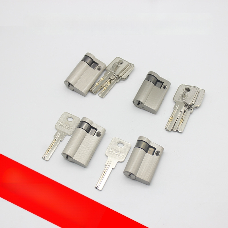 Duru spynos cilindras – žalvarinis, modelis 69686, modernus minimalistinis stilius, svoris 100 g