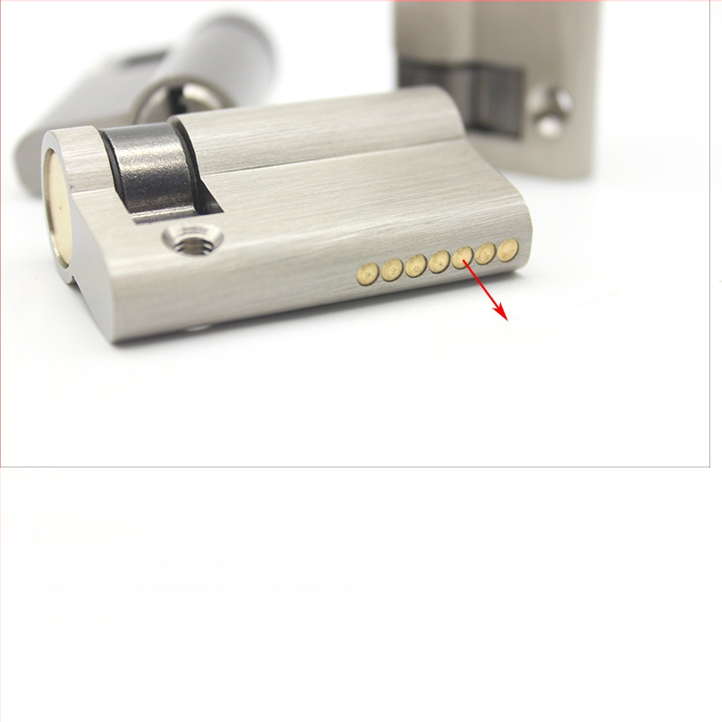 Duru spynos cilindras – žalvarinis, modelis 69686, modernus minimalistinis stilius, svoris 100 g