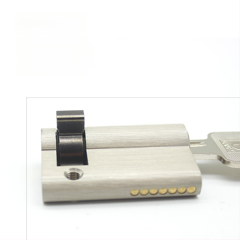 Duru spynos cilindras – žalvarinis, modelis 69686, modernus minimalistinis stilius, svoris 100 g