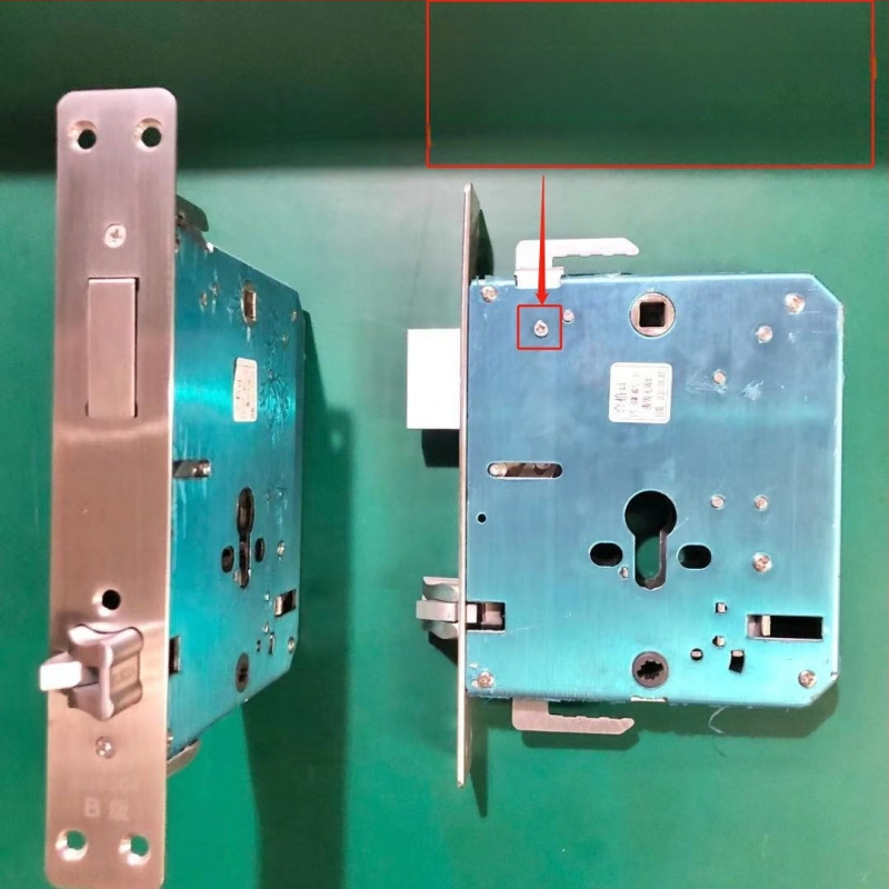 Duru spynos korpusas su piršto atspaudu apsaugai nuo įsilaužimo, nerūdijantis plienas, stačiakampė ir apvali galvutė, nestandartinis modelis, modernus minimalistinis dizainas, svoris 1