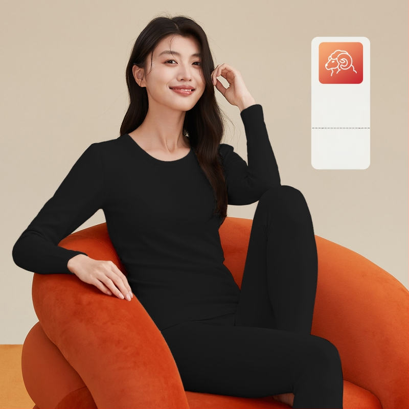 Derong akrilinis terminis komplektas – antibakterinis, išlaiko šilumą, anti-pilling, antiestatinis; galima dėvėti kaip pagrindinį sluoksnį arba lauko drabužį; storis 251–300 g/m²; palaidinė su ilga rankove + kelnės