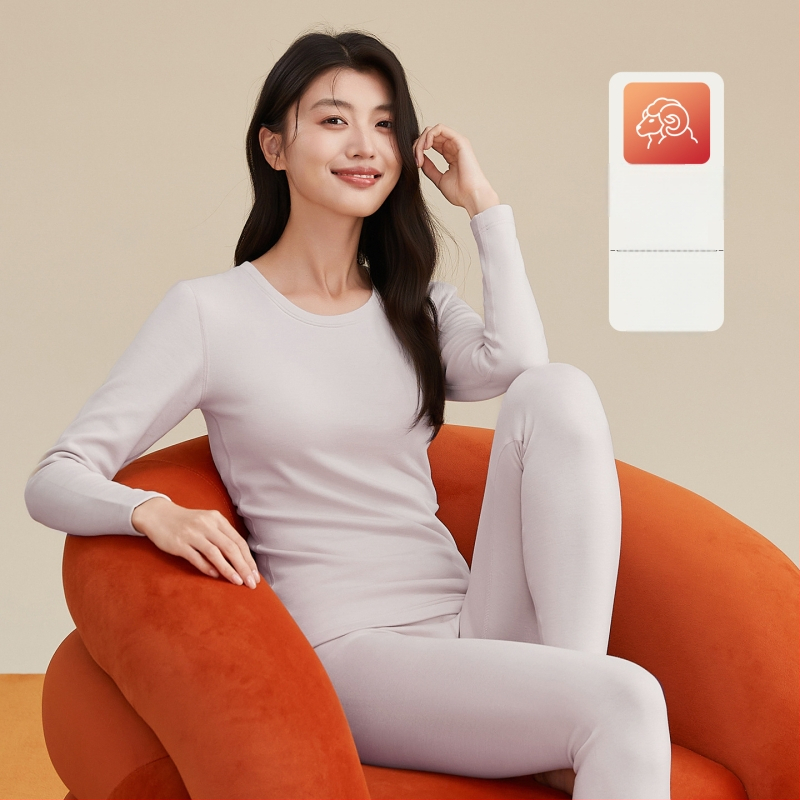 Derong akrilinis terminis komplektas – antibakterinis, išlaiko šilumą, anti-pilling, antiestatinis; galima dėvėti kaip pagrindinį sluoksnį arba lauko drabužį; storis 251–300 g/m²; palaidinė su ilga rankove + kelnės