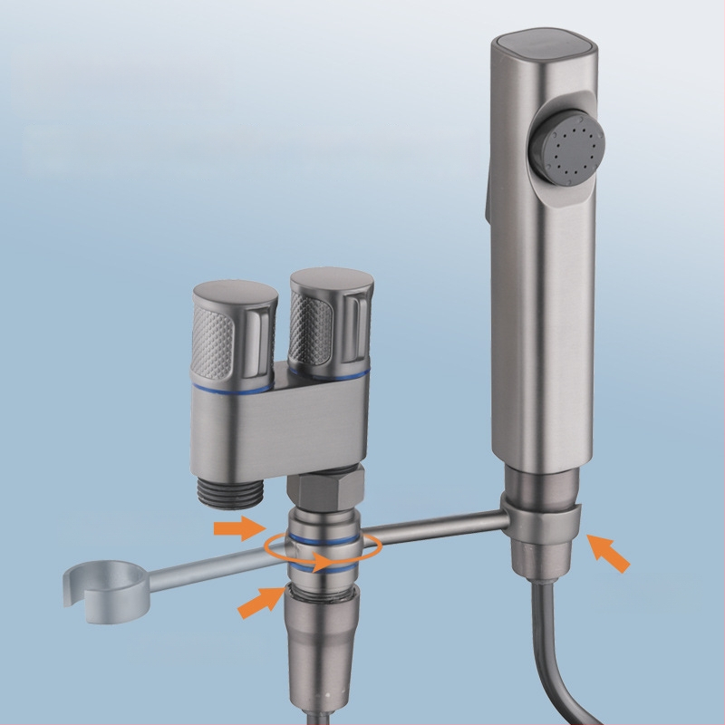 Tualeto purškimo pistoleto laikiklis - universalus be gręžimo sukinėjamu tvirtinimu (varis, Wolf Kiss, Sukiojamas, Be gręžimo, Universalus)