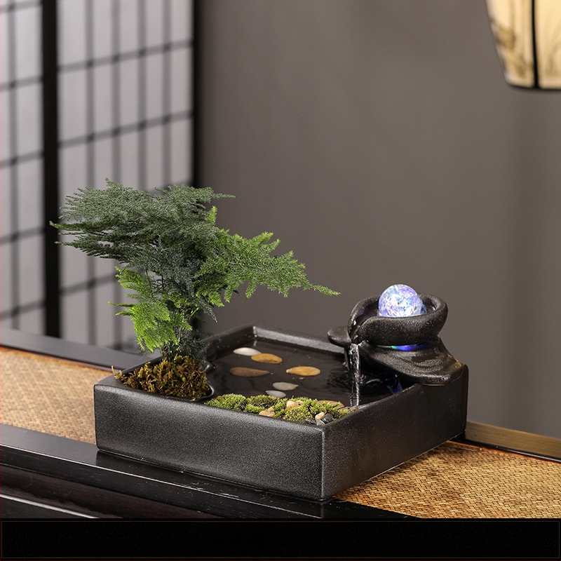 Keraminis stalinis fontanas su tekančiu vandeniu – mini kraštovaizdis, glazūruotas, dažytas, naujo Kinų stiliaus (Medžiaga: keramika; Paviršius: glazūruotas; Dažymas: dažytas; Stilius: Naujo Kinų stilius)