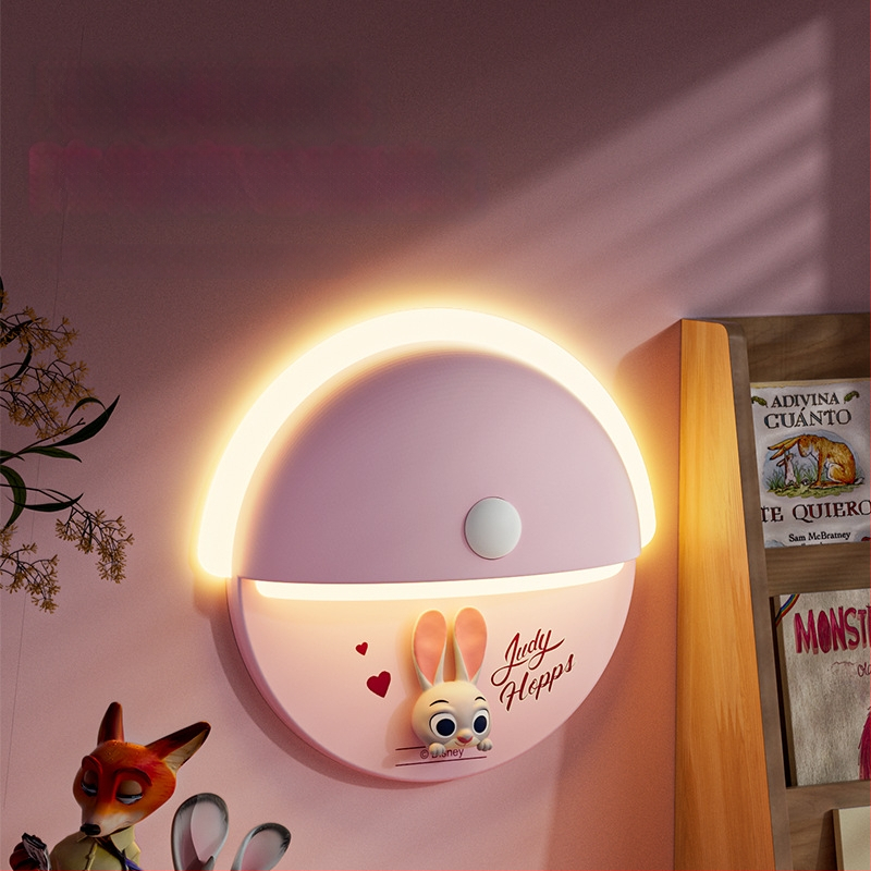 Naktinė lemputė su judesio jutikliu ir magnetiniu tvirtinimu, įmontuota baterija, ABS korpusas – animacinių gyvūnų stiliumi