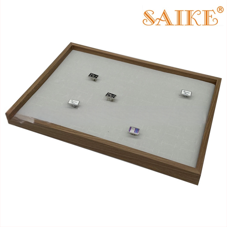 Koka gredzenu izstādei ar valriekstu rakstu, ar nodalījumiem 8, 12 un 24