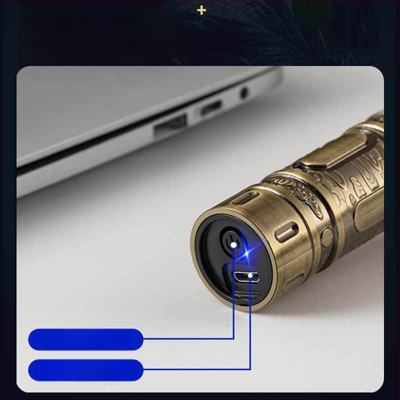 Elektrinė plaukų kirpimo mašinėlė su įmontuota baterija, įkraunama, titanio lydinio peiliukai, nuimama ir plaunama pjovimo galvutė, žemas triukšmas