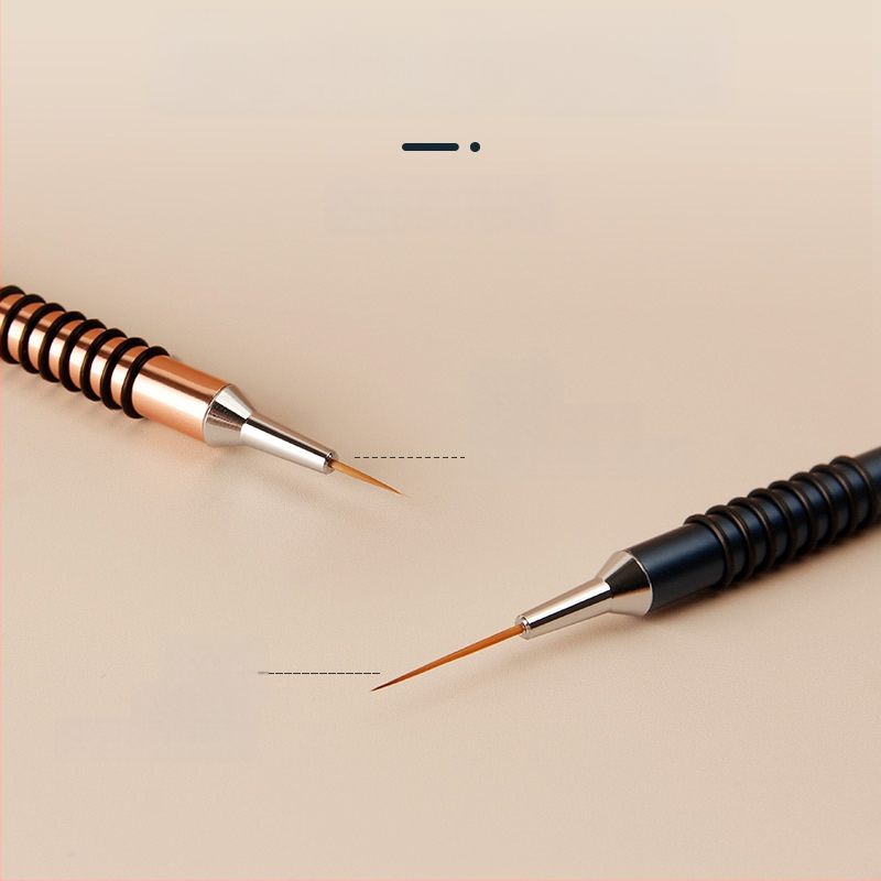 Antakių kontūro pieštukas tatuiravimo praktikai – makiažo meistrų įrankis antakių dizainui