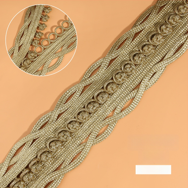 Rokām adīta mežģīņu lente ar zelta un sudraba stieplēm, piemērota apakšveļai, sieviešu apģēbumam, gultasveļai, kāzām, bērnu apģēbumam un aksesuāriem