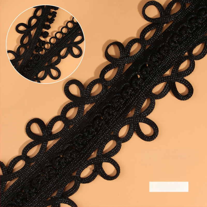 Rokām adīta mežģīņu lente ar zelta un sudraba stieplēm, piemērota apakšveļai, sieviešu apģēbumam, gultasveļai, kāzām, bērnu apģēbumam un aksesuāriem