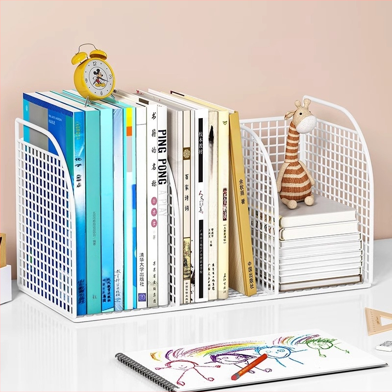 Metalinė stalinių knygų lentyna su fiksuotomis pertvaromis, itališko minimalistinio stiliaus