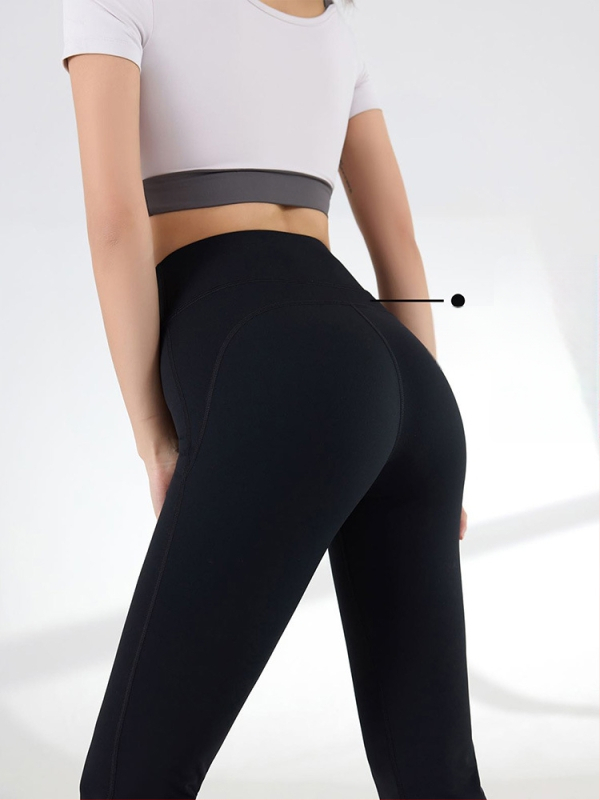 Moterų aukštos juosmens, siauras siluetas, šiek tiek platėjantis apačia, lengvas nailono-elastano audinys