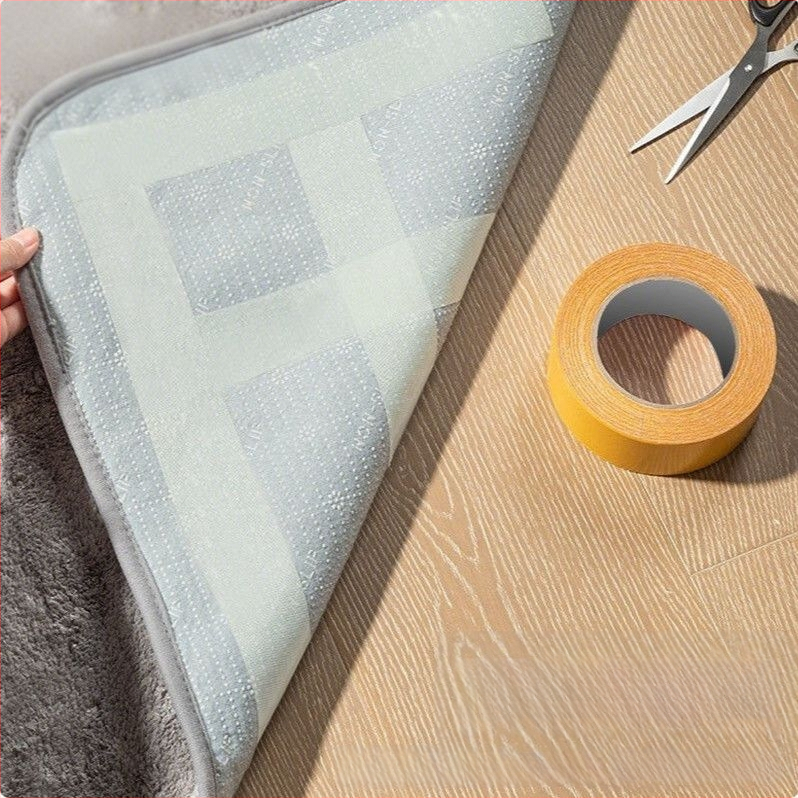 Audinio dvipusė lipni juosta su didele prilipimo jėga ir neslystančiu kilimėliu, skirta grindims ir tapetoms; klijavimas