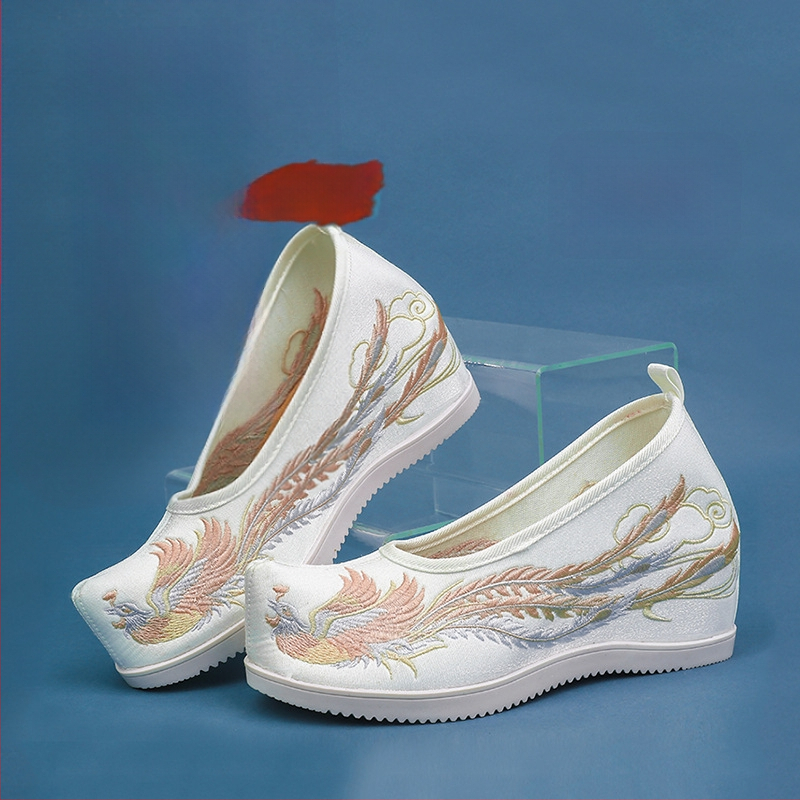 Hanfu moterų batai, vidinis aukštėjimas, Ming stilius, senovinis išsiuvinėtų gėlių audinys, viršus mikropluoštas, smaigus pirštas, aukštas viršus, kulnas 6–8 cm