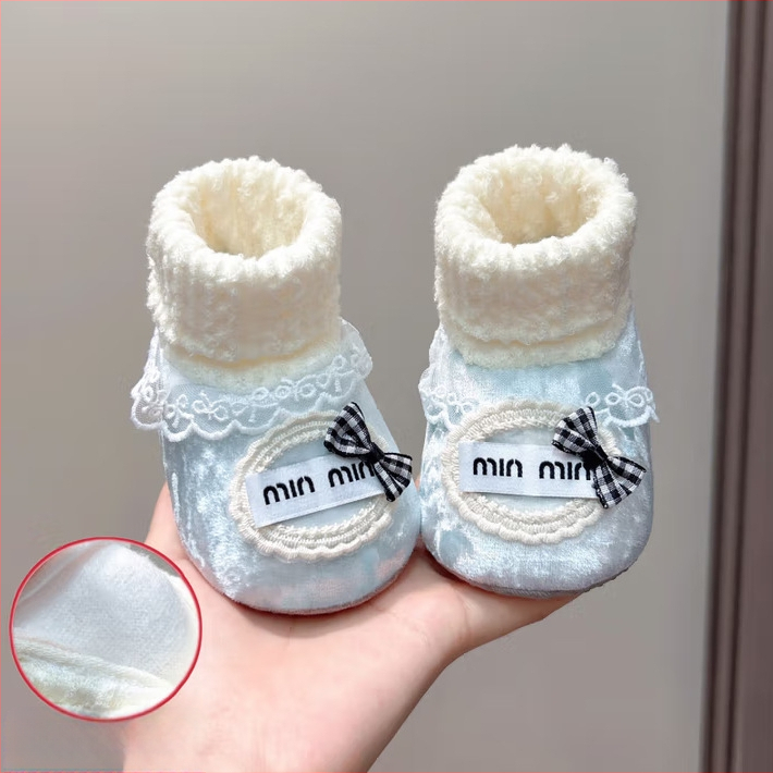 Kūdikio kojinių bateliai, 6–12 mėnesių, minkšta neslidžia padas, fleece įdaila, veliūro viršus, animacinis motyvas mergaitėms, žiemai pavasariui rudeniui