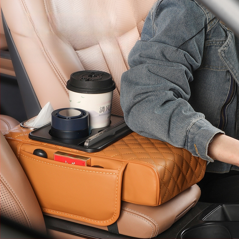 Universaalne auto käetoe kõrgenduspadi hoiukotiga ja salvrätikute karbiga – Nahk, Fast too