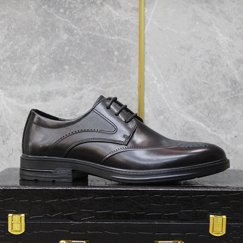 Vyriski formalūs odiniai batai - viršutinis sluoksnis iš pirmosios karvės odos, gumos pada, raišteliai, smailus nosis, pamušalas iš kiaulės odos