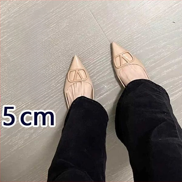 Naiste lameda ninaga kingad, PU ülaosa, madal kont (<3 cm), kummist talp, keskmine vamp avanemine