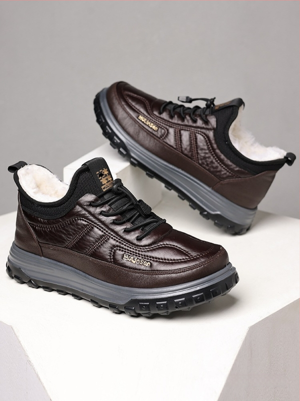 Vyriski žieminiai sniego batai, viršus iš mikropluošto odos, viduje vilnos įdaila, PU padas, atsparūs iki -40°C.