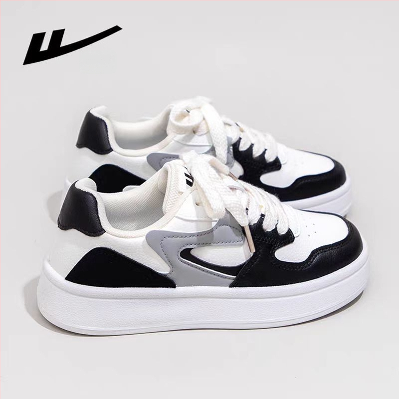 Naistele Warrior sportjalanõud paneeldisainiga, madal profiil, ülaosa sünteetilisest nahast, kummist tald, kinnitamine nööridega