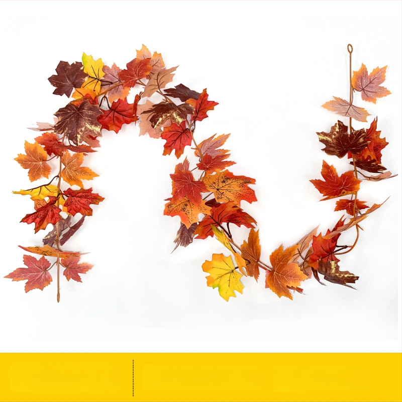 Simulēta liana ar kļavas lapām, zīda ziediem, rotang konstrukcija, OPP iepakojums, daļēji automatizēta un daļēji manuāla ražošana