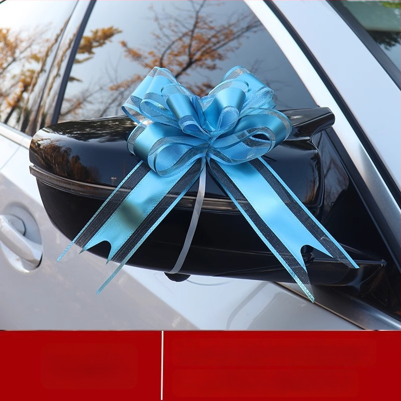 Vestuvių automobilių dekoras — Didelė juostelė ant durų rankenų, juostelė ir traukiama gėlė (Medžiaga: plastikas; Tinka: Vestuvės; Kategorija: Vietos dekoravimo rekvizitas)