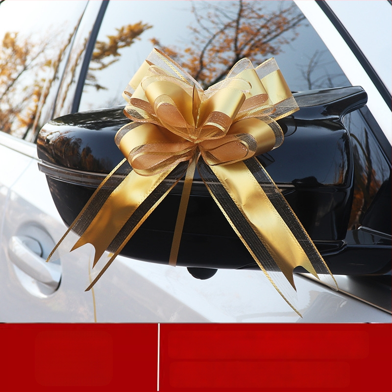 Vestuvių automobilių dekoras — Didelė juostelė ant durų rankenų, juostelė ir traukiama gėlė (Medžiaga: plastikas; Tinka: Vestuvės; Kategorija: Vietos dekoravimo rekvizitas)