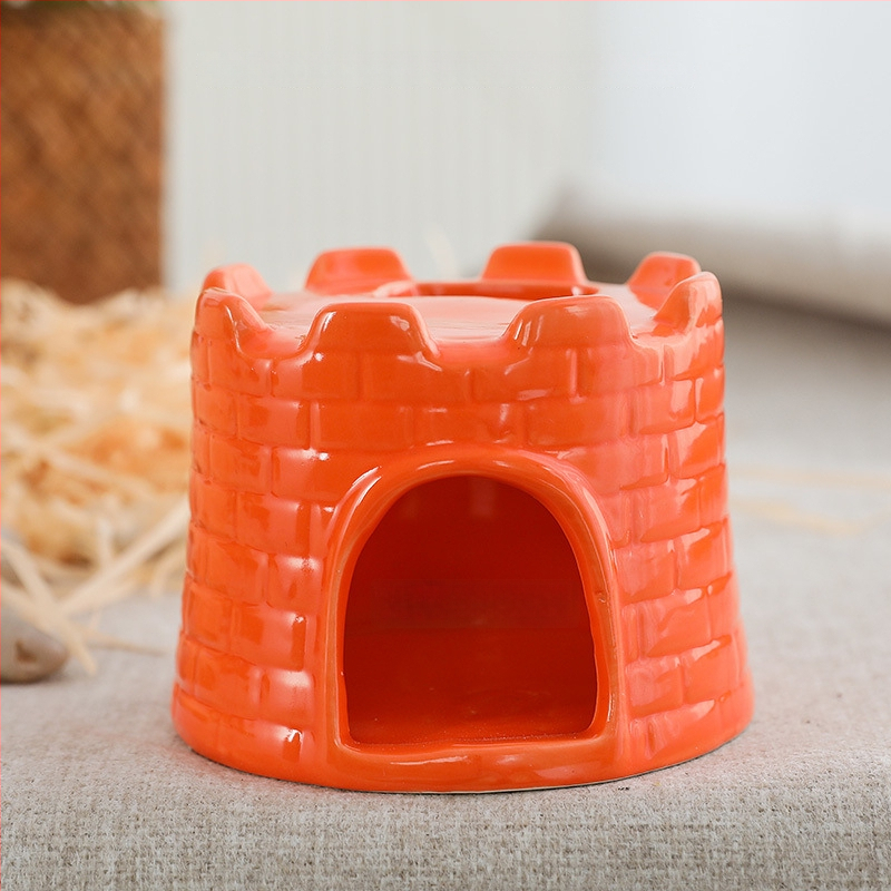 Keraamiline pesa Sirijale hamstrile, iglu varjupaik suviseks jahutuseks