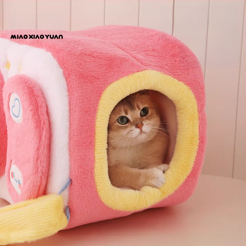 Kassi pes su suletud disainiga — Materjal: jänese veluur, svamm, terasest rõngas; Sobib kassidele; Kategooria: koduloomade pesad ja puurid