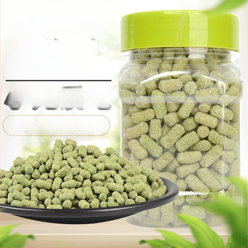 Džiovinta pašara jauniesiems triušiams ir jūrų kiaulytėms — lucernos granulės, 150 g, prekės ženklas Running around