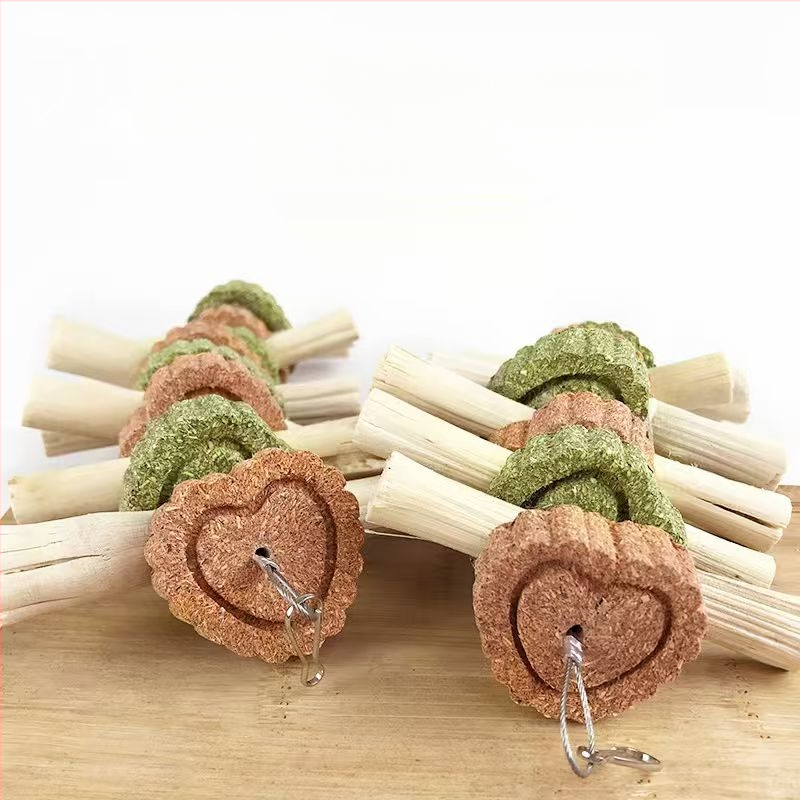 Sauso maistą — kramtomos žaisliukas su saldumais bambuko lazdelėmis mažiems gyvūnėliams; Tipas: Sausas maistas; Taikymo lygis: Visuotinis; Prekės ženklas: Carrot valley; Produkto kategorija: Naminių gyvūnėlių maistas