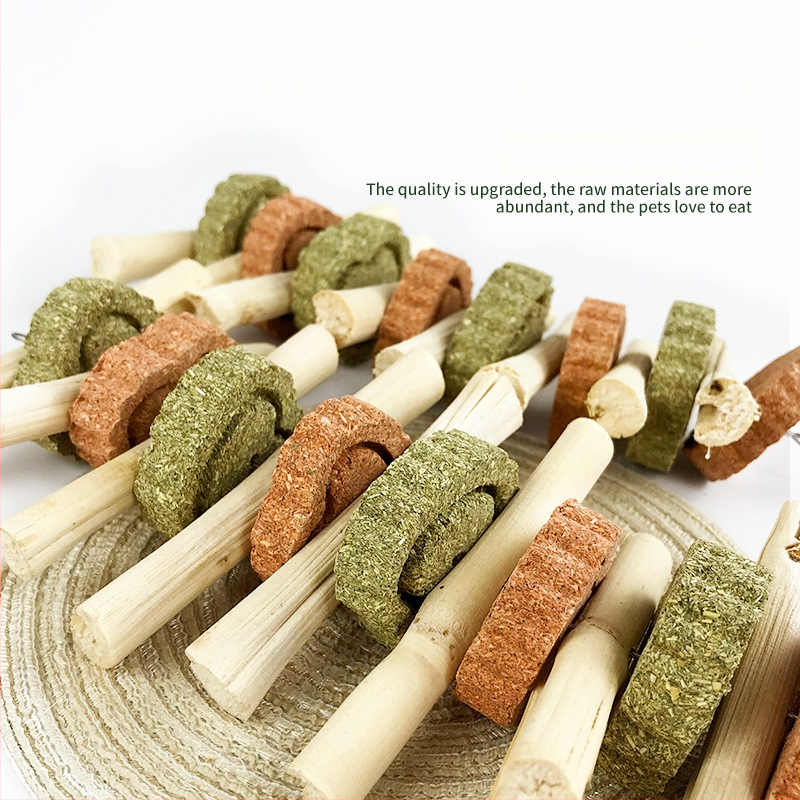 Sauso maistą — kramtomos žaisliukas su saldumais bambuko lazdelėmis mažiems gyvūnėliams; Tipas: Sausas maistas; Taikymo lygis: Visuotinis; Prekės ženklas: Carrot valley; Produkto kategorija: Naminių gyvūnėlių maistas