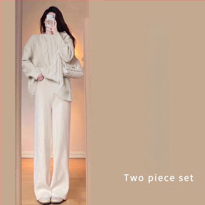 Nėščiųjų dviejų dalių komplektas: laisvas viršus su ilgomis rankovėmis ir plačios kelnės, flisinis pamušalas; audinys poliesterio 70–80% ir medvilnės 20–30% — rudens-žiemos 2025, japonų-korejiečių laisvas stilius