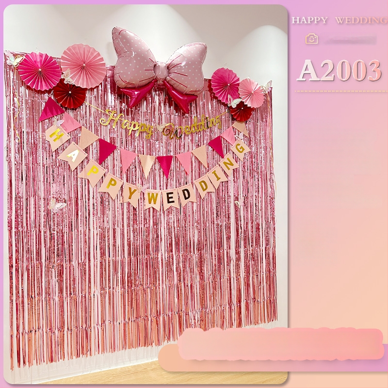 Vestuvinės patalpų fono rekvizitas – romantiška nuotaika, kaspinų dekoracijos, plastmasės medžiaga, tinkama vestuvėms