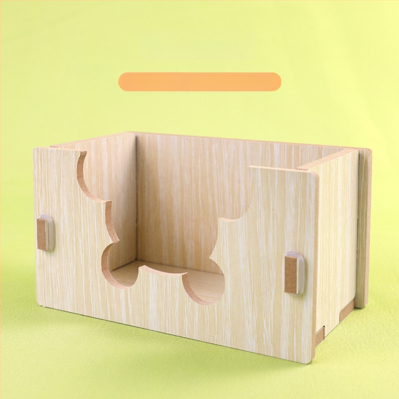 Medinis namelis hamsteriui su vienu kambariu — masyvus medis, lizdas mažiems gyvūnams