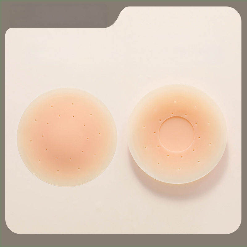 Silikono krūtų lipdukas – be žymių, kvėpuojantis, nematomas; plonas, spenelio forma: apvali; blizgus paviršius